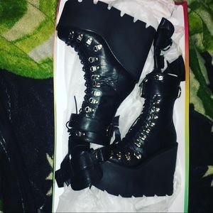 Current Mood Guardian Boots